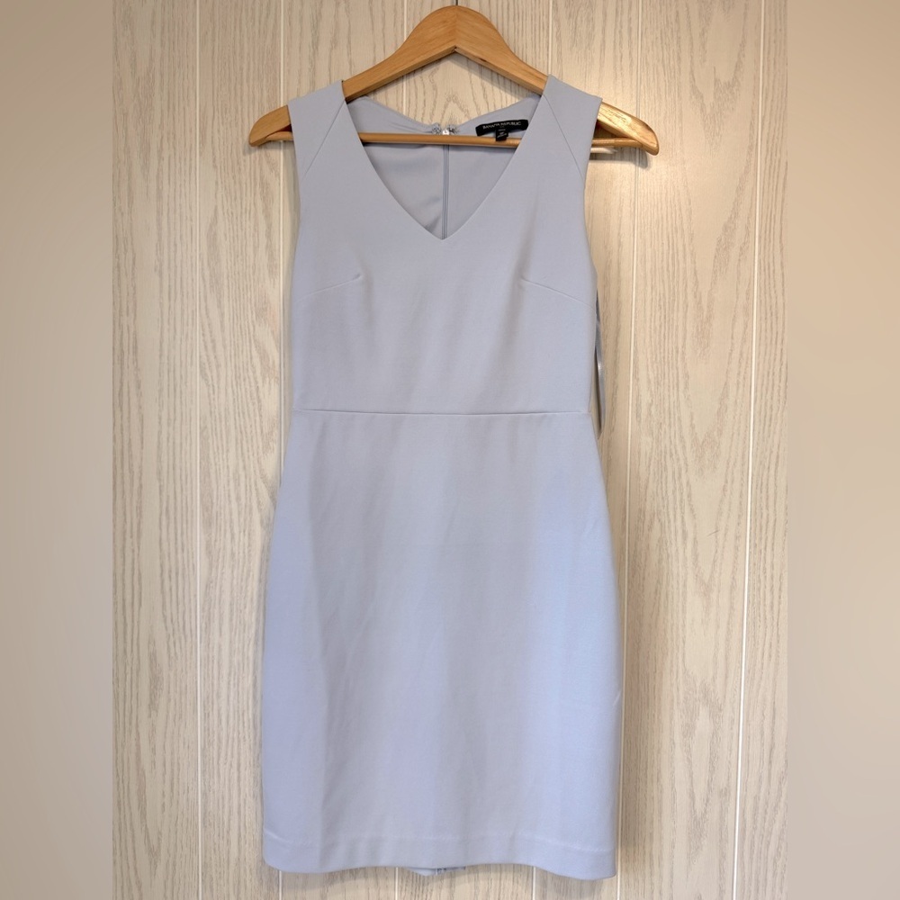 Banana Republic Petite Sheath Dress Pale Blue Sleeveless V-Neck Size 0P LNC